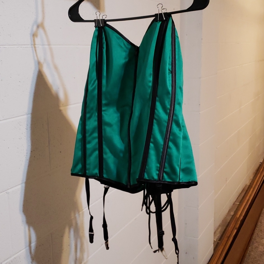 Sexy green corset lace up